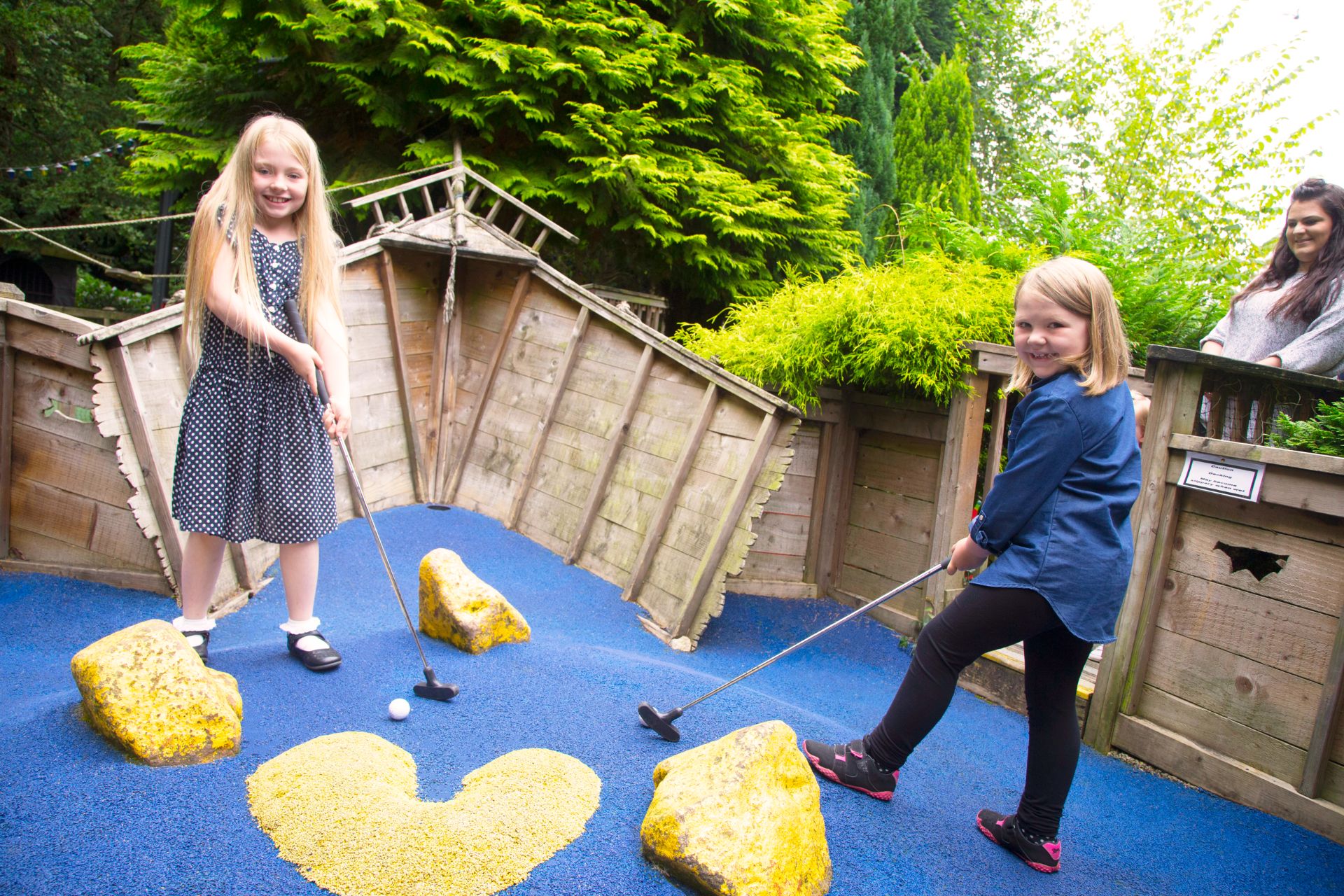 MINI GOLF